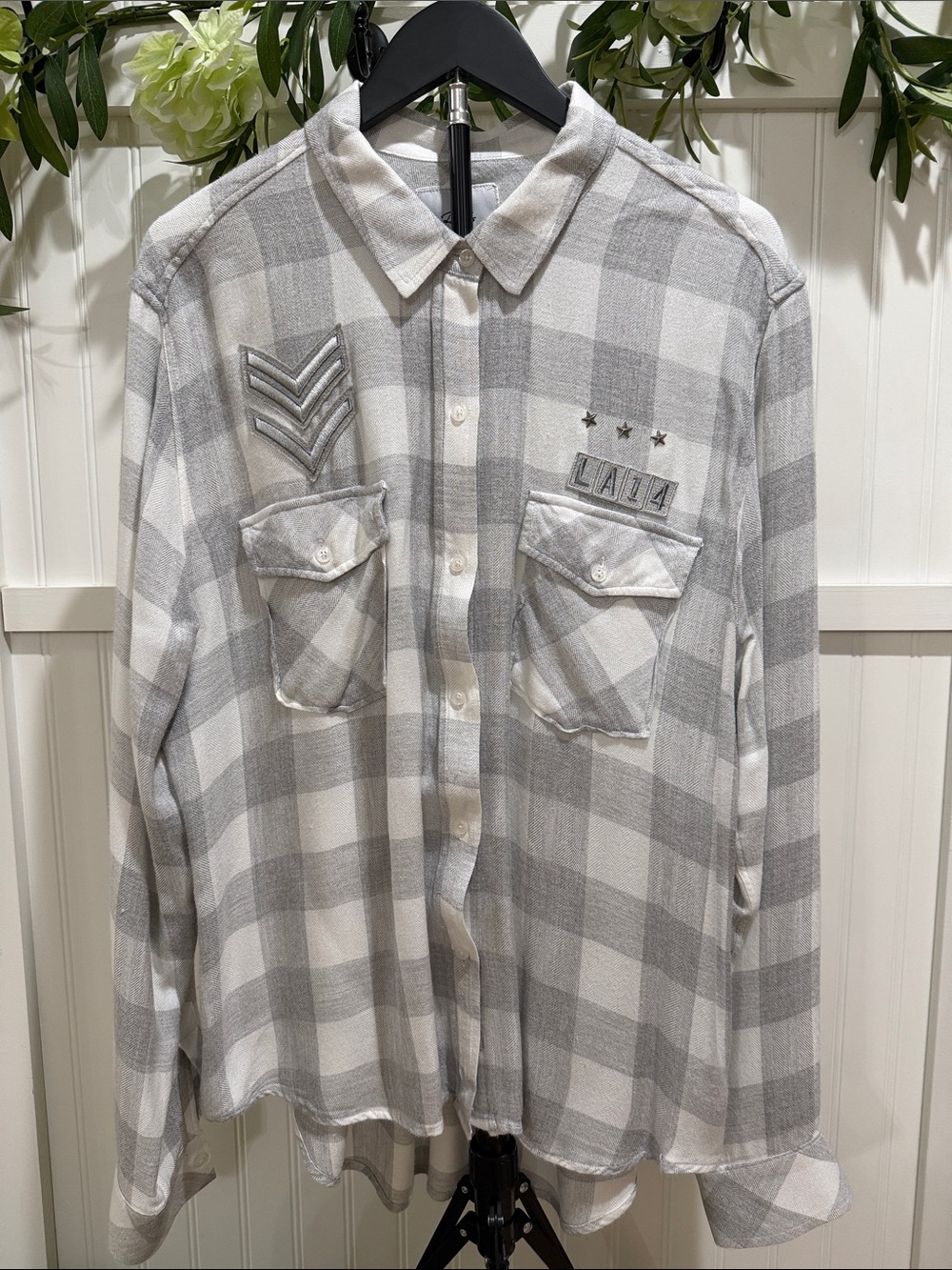 #937 RAILS Cool Gray & White Plaid Button-Down w Military Patch Accents & Stars